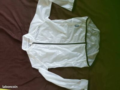 Veste BBB vélo cyclisme 8/10 ans imperméable  comme neuf 