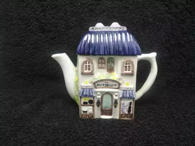 Leonardo collector's or novelty teapot, ANTIQUES shop
