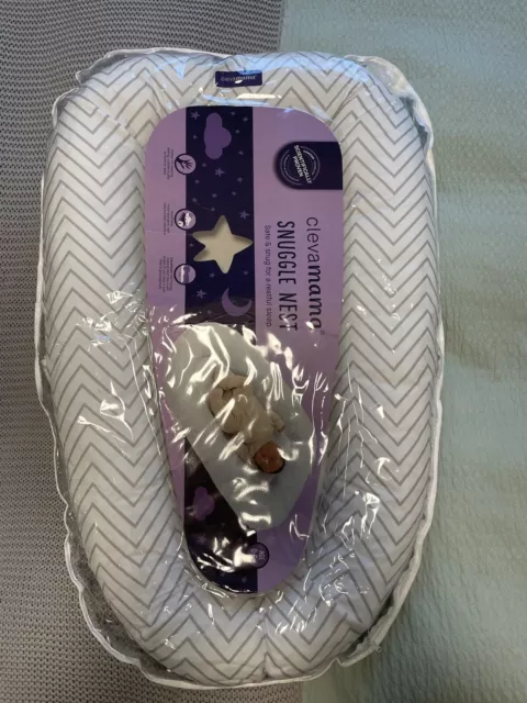 Clevamama Snuggle Nest White With Grey Lines 0- 6 M  (RRP £90)