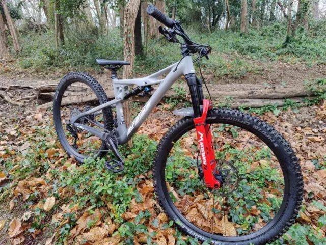 Vtt 29 pouces on sale tout suspendu all mountain