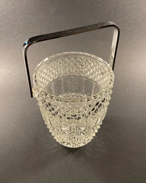 Seau à glaçons en verre et métal argenté - Canada Seau à glaçons en verre et métal argenté - Canada
