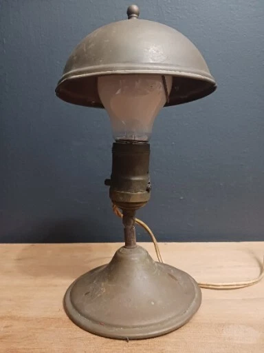 Antique Vtg Early Turn of The 20th Century Pivoting Brass Wallace Table Lamp