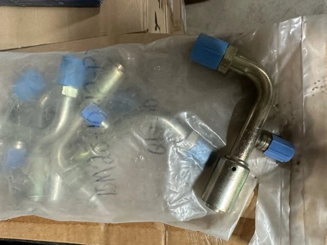 PKR15M28-10-12 Hose Fitting