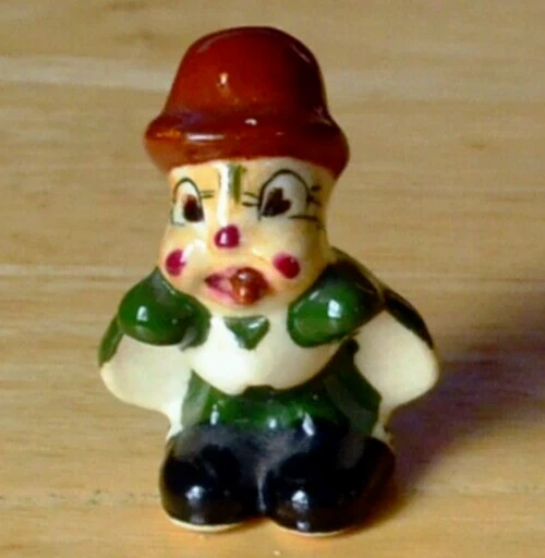 VTG Anthropomorphic Cigar Smoking Derby Wearing Ceramic LadyBug Gent_Occupied