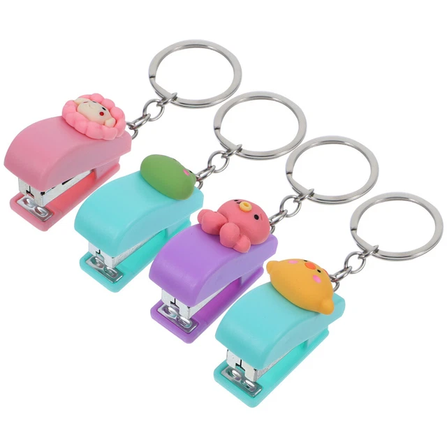 4 Pcs Cucitrice Piccola Carina Cartone Animato Portachiavi Per Zaini