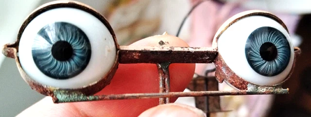 MÉCANISME YEUX RIBOULANTS Poupée EUR 28,00 - FR