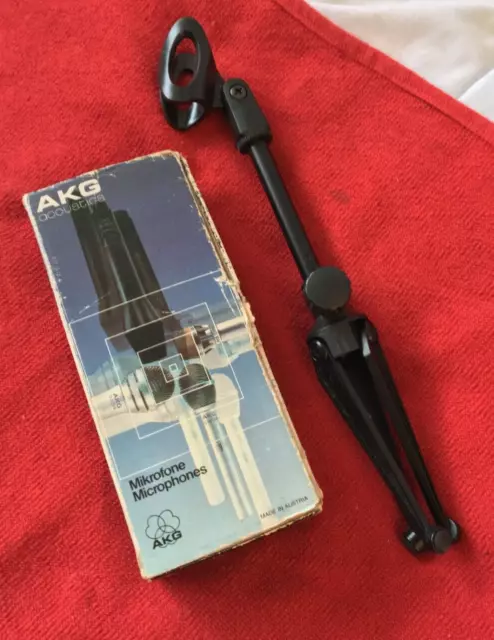 AKG D40 VINTAGE 1970s  MICROPHONE.  Free  UK POSTAGE.