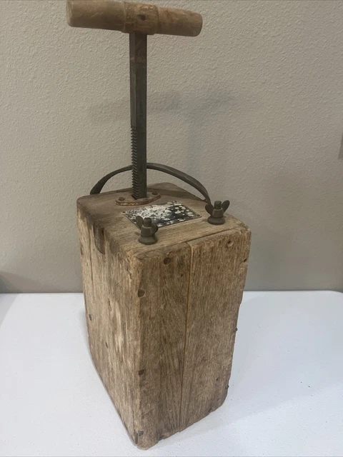 Antique  Blasting Machine Dynamite Detonator  "Atlas".  Atlas Powder Wilmington