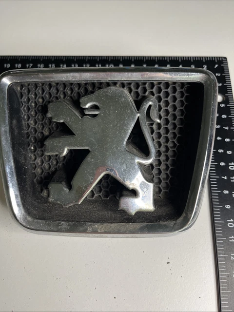 Autocollant Emblème Calandre Voiture Logo ABT Métal 3D - Argent, Dimensions 8.2 X 3.2 Cm