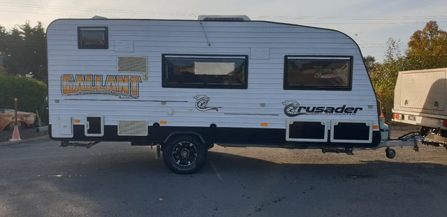 CARAVAN 4x4  OFF  ROAD 2014 CRUSADER FULL SIZE TOILET SHOWER 18' 2010kg
