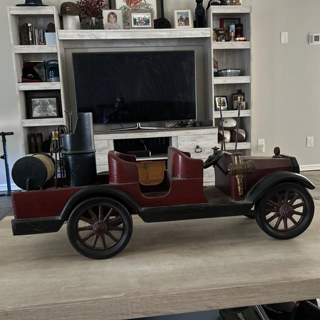 VINTAGE ANTIQUE FIRE Truck - FIREMEN DISPLAY COLLECTIBLE HEAVY / HUGE