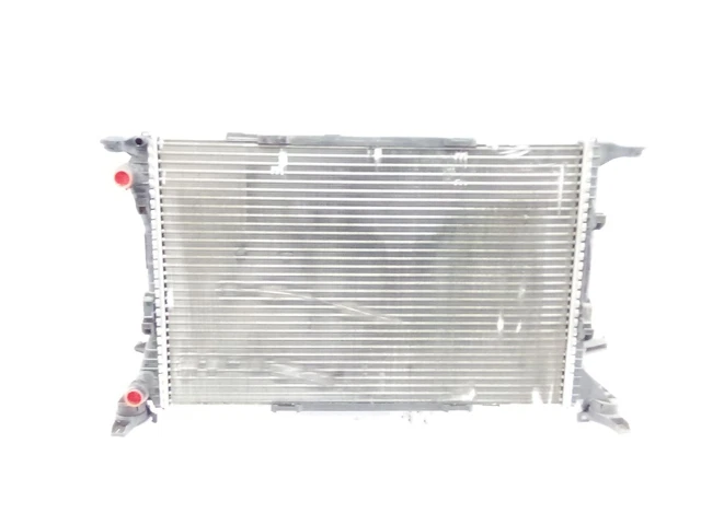 Radiateur D'Eau Pour Audi A4 Avant (B9) - Référence 8W0121251K - Pièce D'Occasion D'Allemagne