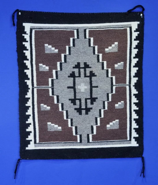 Authentic Two Gray Hills Rug in Mint Condition c.1990 26" x 29 1/2"