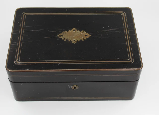 Coffret à parfums de voyage - Époque Napoléon III Coffret à parfums de voyage - Époque Napoléon III
