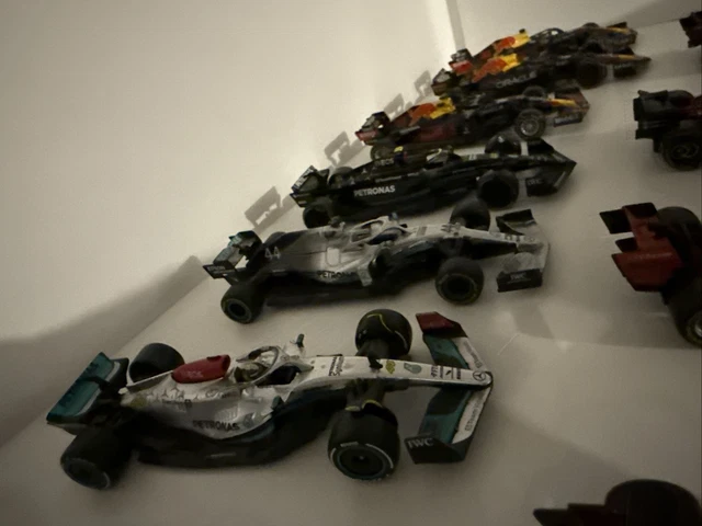 Voiture 1/43 Bburago Red Bull RB18 Verstappen Numéro 1 Officiel Formule 1 - Jeux - Jouets