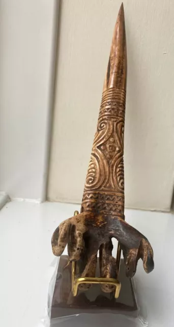 Papua New Guinea Sepik/Latmul Cassowary Ceremonial Dagger with claws intact.