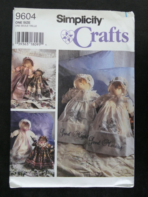 Patron De Couture Simplicity Crafts R.9482 - Pour Habiller Des Poupées - Taille Unique