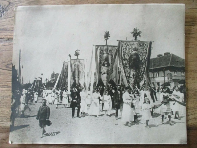 Großes Foto Ukraine um 1917 - Religion - Kirche - Kinder - ca. 30x24 cm