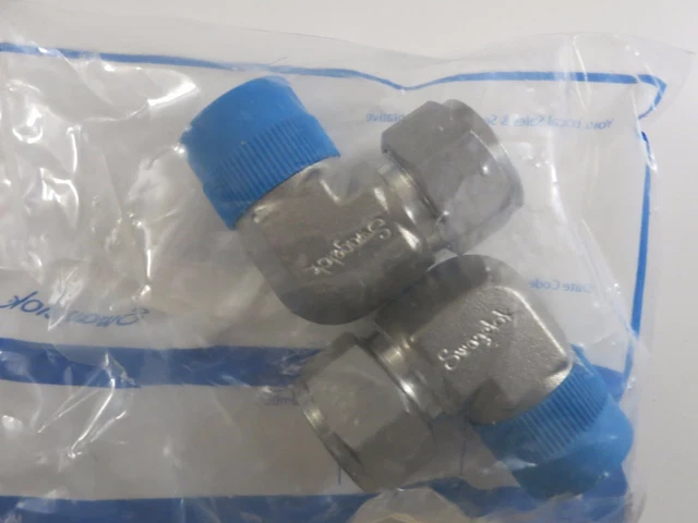 Raccord Coudé Mâle Swagelok SS-1210-2-8 - 3/4" OD Tube X 1/2" NPT Mâle - Acier Inox - Neuf