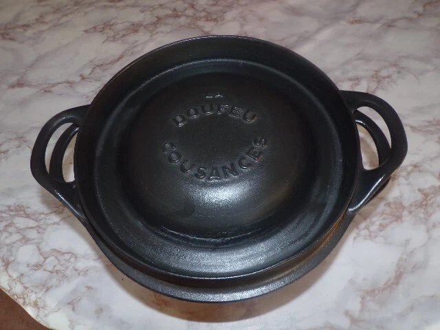 Ancienne cocotte en fonte avec couvercle (Gebraucht) in Vicques für CHF