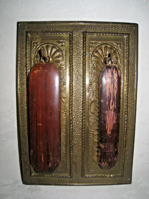 Antike Garderobe Bürstenplatte 2 Bürsten  ca. 19.Jh, Barock, Messing