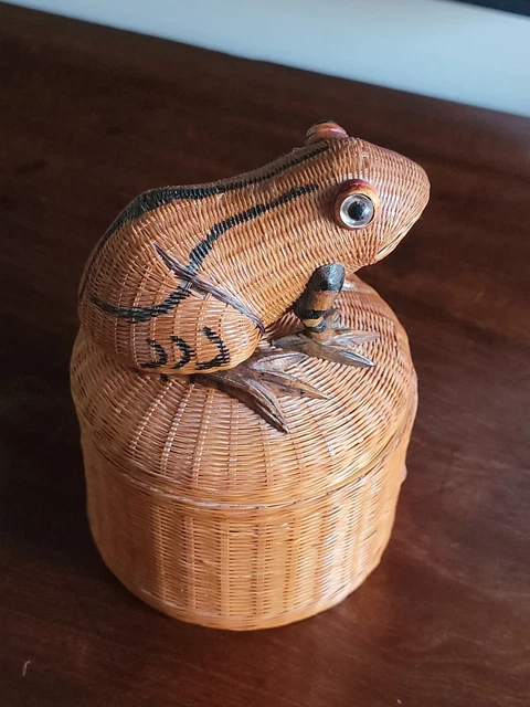 Shanghai Handicrafts Wicker Frog Basket Vintage