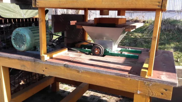 Beeren und Obstmühle 230 VA Eigenbau