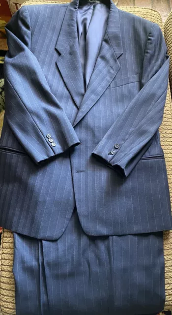 Giorgio Armani mens suit 46R Coat, Waist 36”, Inseam 28”. Pre-Owned Pin-Striped