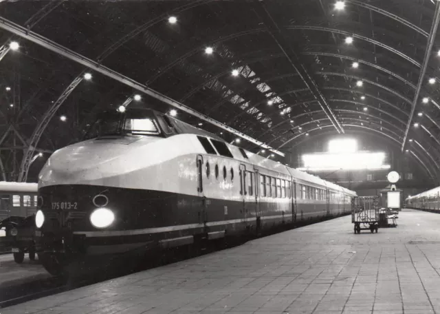 Org. Foto 11X15 Verbrennungstriebwagen Der Baureihe 175 Aufn. 1981 (G2997)