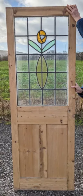 AN ANTIQUE RECLAIMED SLIM PINE INTERNAL DOOR WITH STAINED GLASS  W 687mm DI0815