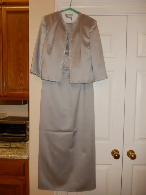 Mother of Bride  or formal size 6 - 3 piece outfit