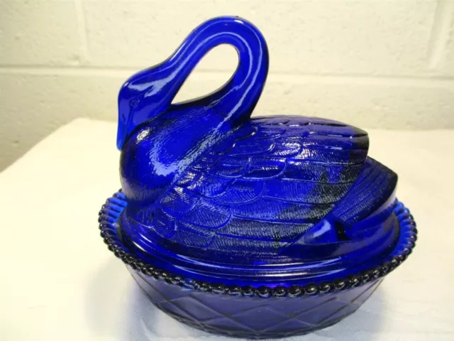 Vintage Westmoreland Blue Glass Swan On Nest Trinket/ Vanity / Candy Dish