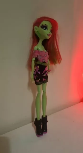 Bambola Doll Monster High Venus 3