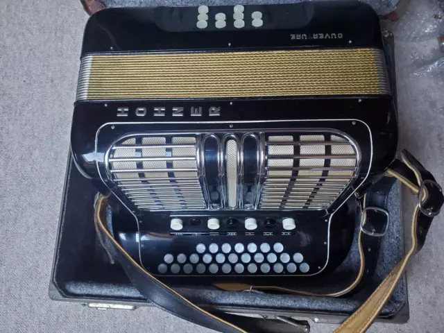 Very nice Hohner Ouverture accordion accordeon fisarmonica in C/F