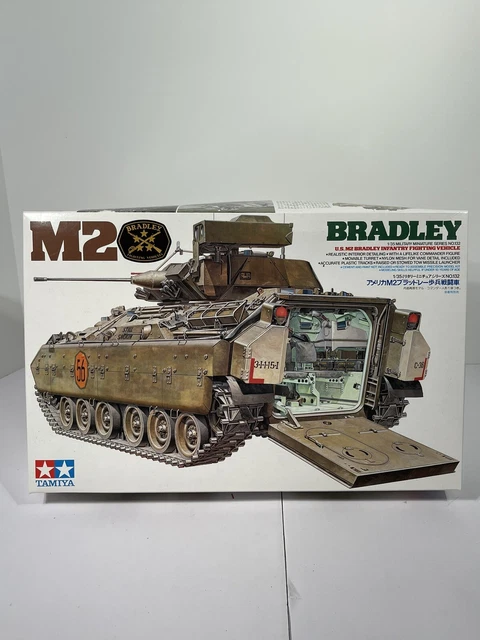 TAMIYA U.S. M2 Bradley Infantry Fighting Vehicle Tank 1:35 35132 Model