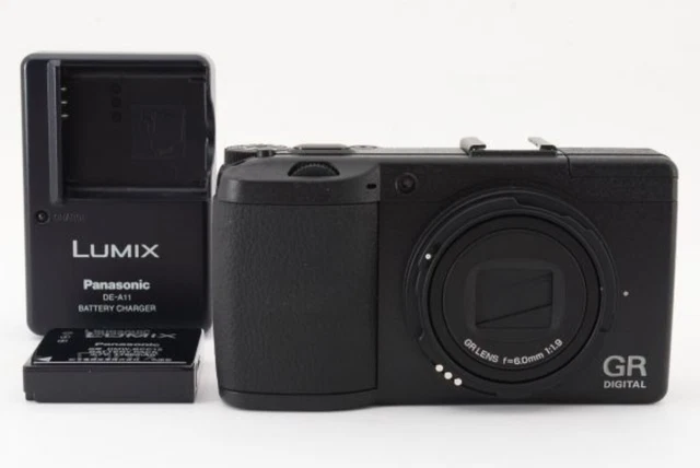 RICOH Digital Camera GR III Black GR DIGITAL 3 W/ Battery Charger Fast Shipping