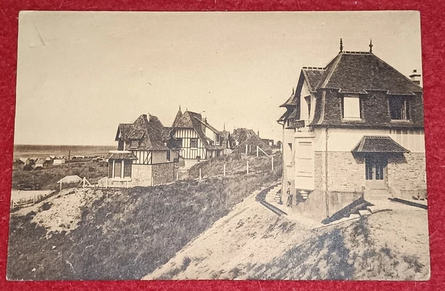 Carte Postale Ancienne – Villers-sur-Mer (14) – Place Du Bourg, Rue De La Mer – 1900
