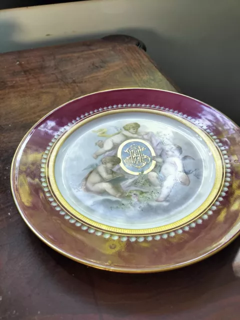 Ancienne Assiette En Porcelaine ( De Sevres ? ) Decor Chérubins