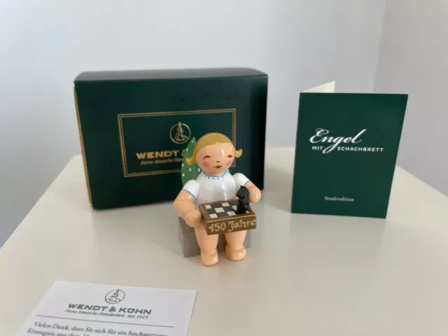 Wendt & Kühn Engel mit Schachbrett Sonderedition 2023 Sonderengel blond