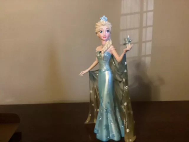 Disney Showcase Frozen "Elsa Couture de Force" - original box included 