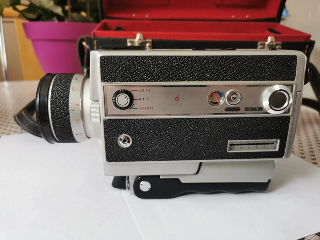 CAMERA COSINA SUPER 8 VINTAGE AVEC SA SACOCHE DANS SON JUS