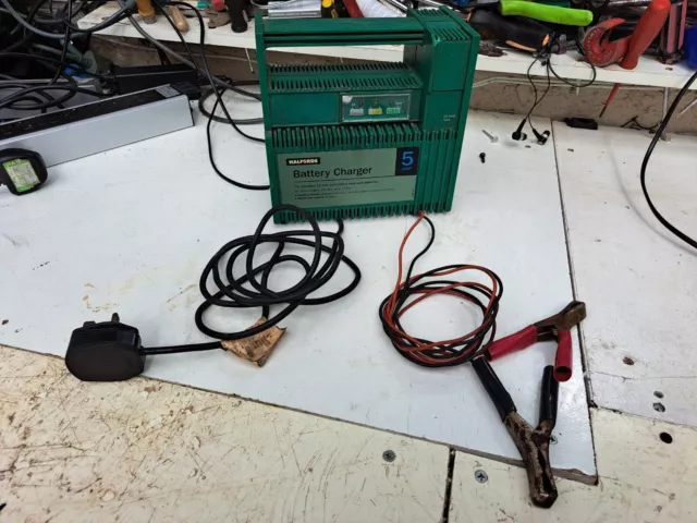 24v battery sales charger halfords