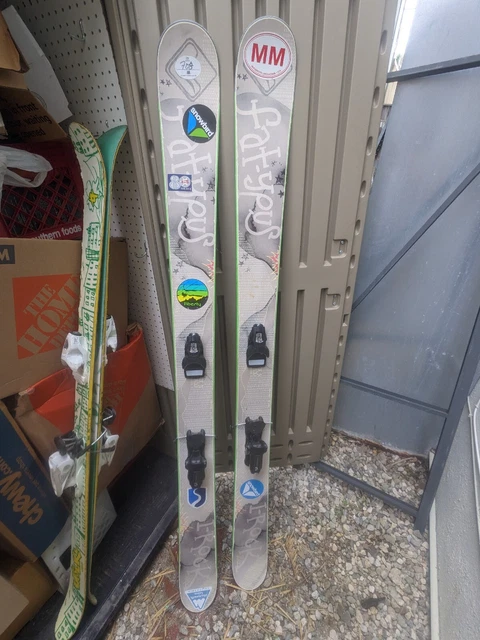 Fatypus Twin Tip DEEP Powder Downhill Skis 186 cm - Axial 2 18 DIN - R U BRAVE? Fatypus Twin Tip DEEP Powder Downhill Skis 186 cm - Axial 2 18 DIN - R U BRAVE?