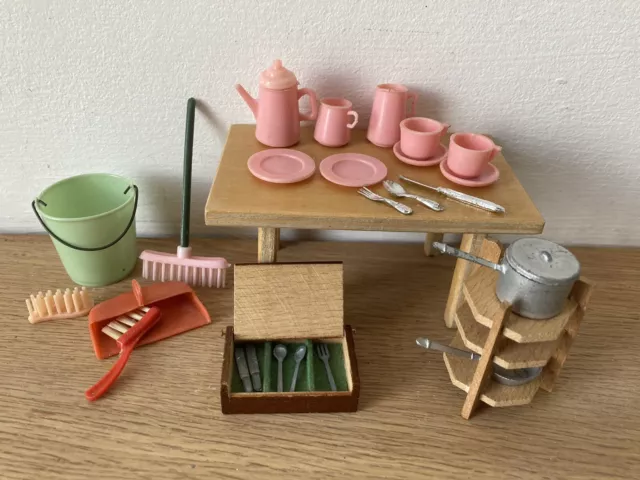 Vintage Dolls House Kitchen Accessories