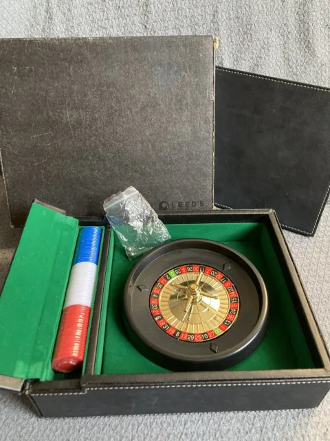 VTG Leed’s Mini 6” Roulette Leather Box Set w 2 Steel Balls & Still Sealed Chips