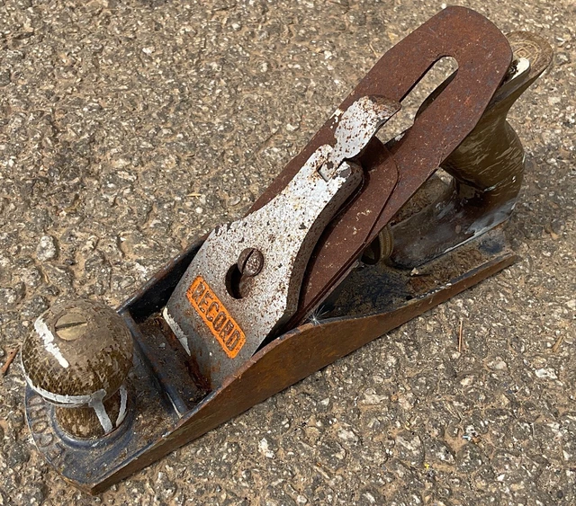 Vintage Record No 04 Smoothing Plane Carpentry Tool Made in England 4