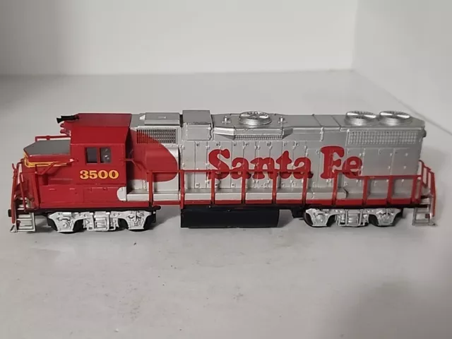 Life-Like SANTA FE GP38 Powered Diesel Locomotive #3500 Ho Scale - Working