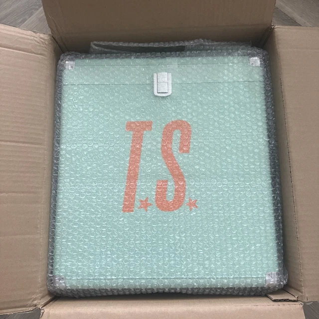 Taylor Swift “The Life Of A Showgirl” Vinyl Record Case – Green, Holds 12” Records