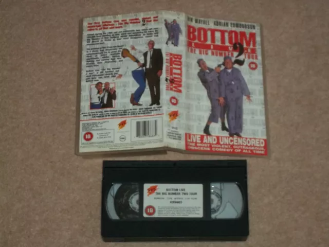 "BOTTOM LIVE" -THE BIG NUMBER 2 TOUR Rick Mayall-Ade Edmondson (VHS VIDEO CASS)