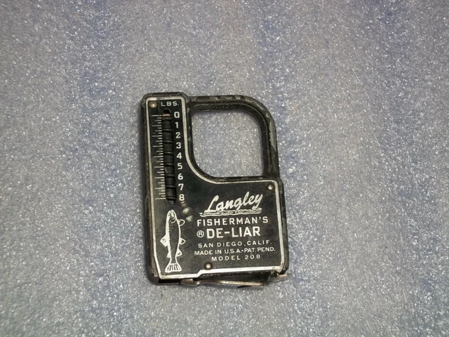 VINTAGE LANGLEY MODEL 228 Green Fisherman's De-Liar Scale Tape Measure